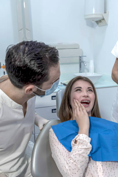 Best Emergency Tooth Extraction in Wellsville, MO